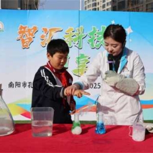 市科技馆优质课程进校园 点燃南阳市孔明路第一初级中学科技梦想