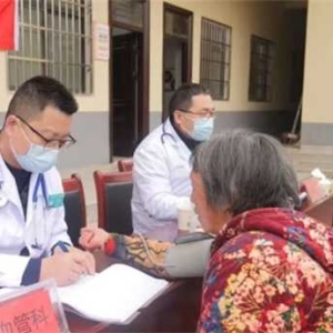 内乡县瓦亭镇携手南阳医专一附院筑牢乡村健康屏障