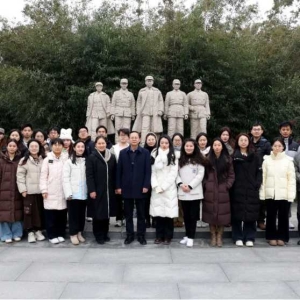 郑州四中青年教师培训班赴确山、泌阳开展主题学习交流活动