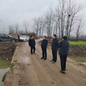 南阳市宛城区副区长黄振到金华镇开展巡林并部署春季义务植树工作