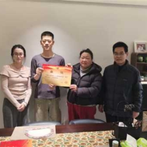 南阳市卧龙区梅溪街道:喜报传家门 榜样立梅溪