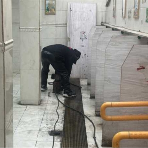 南阳市卧龙区梅溪街道：网格巡查排隐患 疏通公厕解民忧