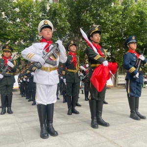 红领巾与迷彩服交相辉映 郑州这所学校藏着硬核国防教育