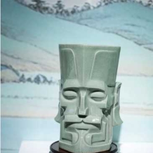 强天寅作品《重塑东坡》惊艳汝瓷与龙泉青瓷当代艺术对话展