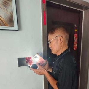 开封尉氏：小区物业电工热心义务帮业主，贴心服务获称赞